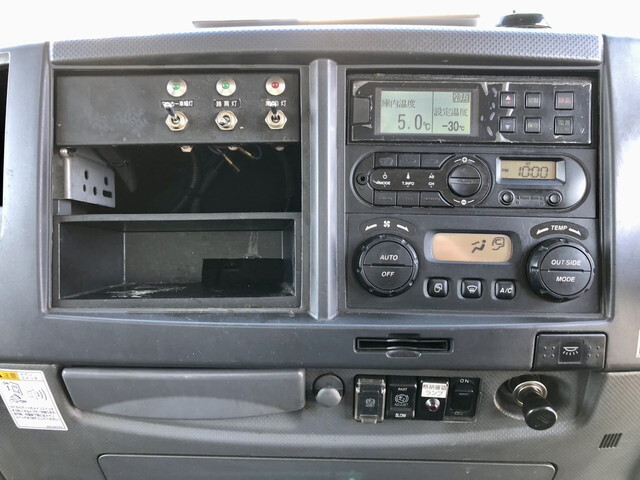 いすゞフォワード冷凍車（冷蔵車）中型（4t）[写真34]