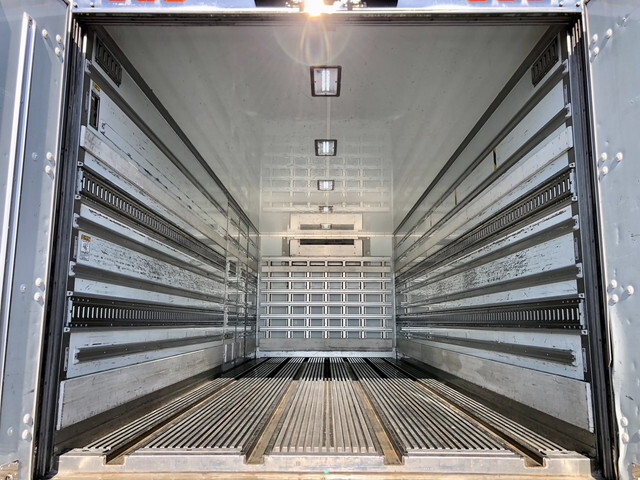 日野レンジャー冷凍車（冷蔵車）中型（4t）[写真12]