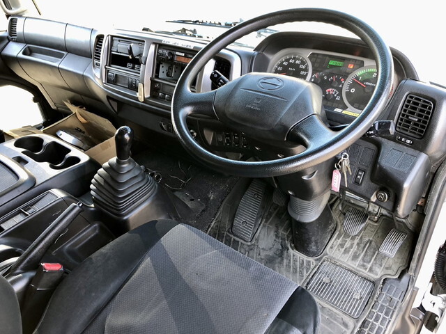 日野レンジャー冷凍車（冷蔵車）中型（4t）[写真31]