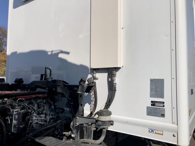 日野レンジャー冷凍車（冷蔵車）中型（4t）[写真09]