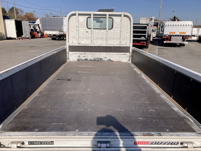 日野デュトロ平ボディ小型（2t・3t）[写真16]