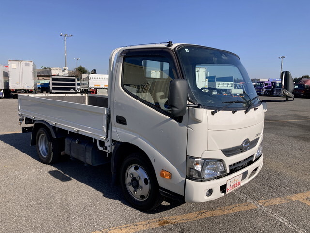 日野デュトロ平ボディ小型（2t・3t）[写真03]