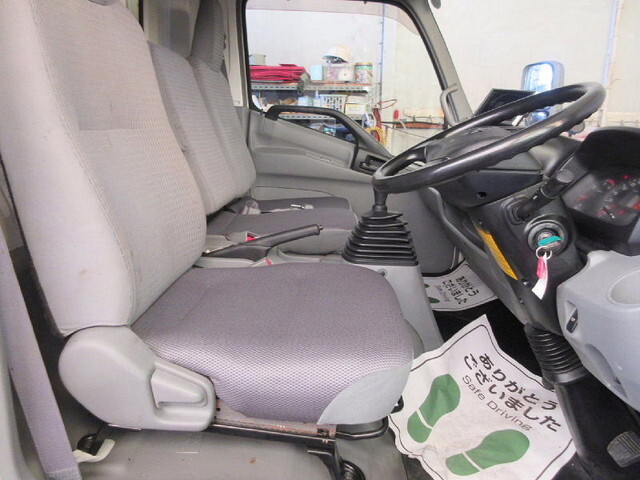 トヨタダイナ幌ウイング小型（2t・3t）[写真19]