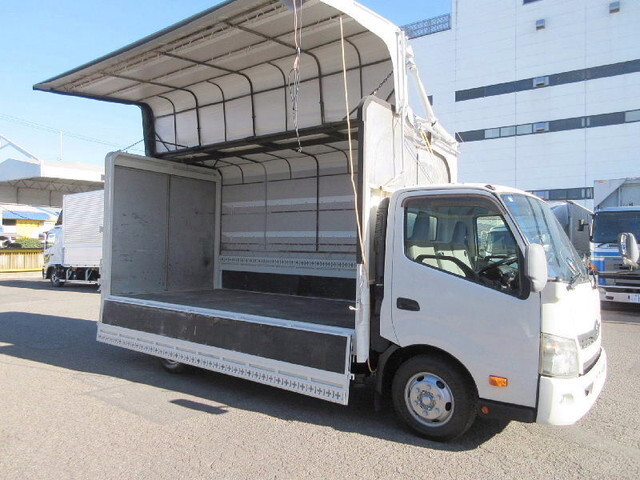 トヨタダイナ幌ウイング小型（2t・3t）[写真05]