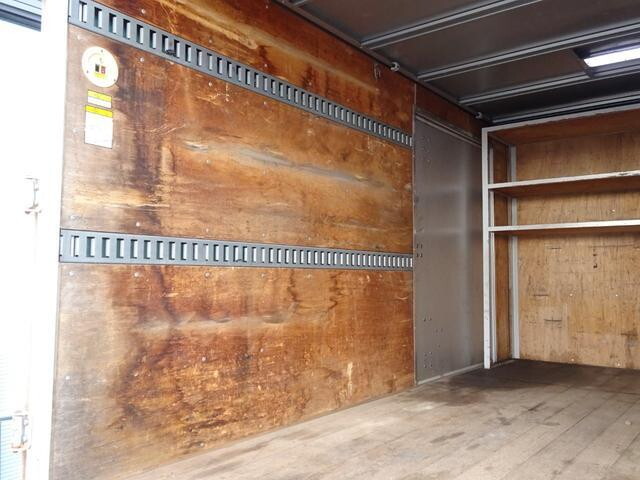 日野デュトロパネルバン小型（2t・3t）[写真11]