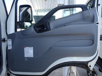 日野デュトロパネルバン小型（2t・3t）[写真26]