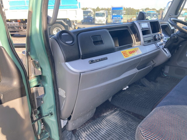 三菱ふそうキャンタークレーン4段小型（2t・3t）[写真31]