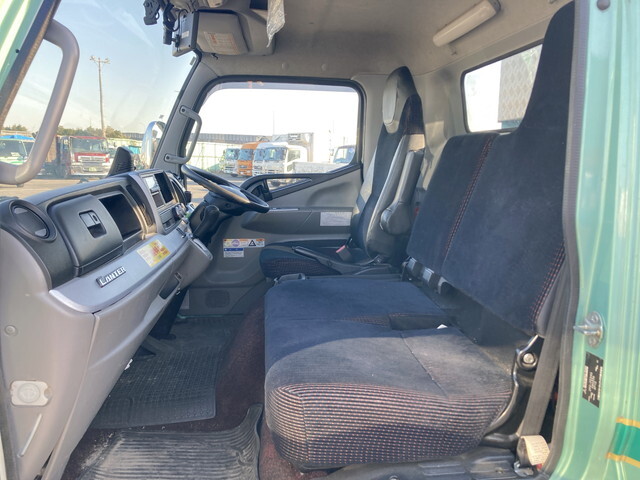 三菱ふそうキャンタークレーン4段小型（2t・3t）[写真32]