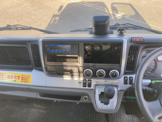 三菱ふそうキャンタークレーン4段小型（2t・3t）[写真37]