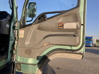 三菱ふそうキャンタークレーン4段小型（2t・3t）[写真29]