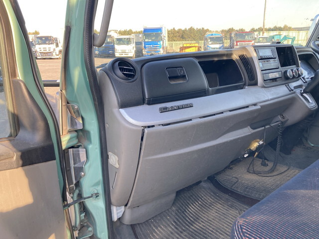 三菱ふそうキャンタークレーン4段小型（2t・3t）[写真31]