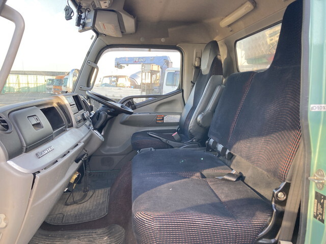 三菱ふそうキャンタークレーン4段小型（2t・3t）[写真32]