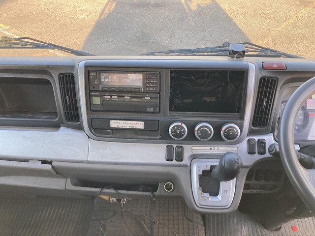 三菱ふそうキャンタークレーン4段小型（2t・3t）[写真37]