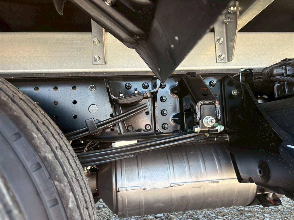 三菱ふそうキャンターアルミバン小型（2t・3t）[写真13]