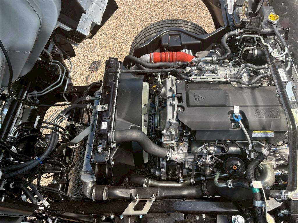 三菱ふそうキャンターアルミバン小型（2t・3t）[写真16]