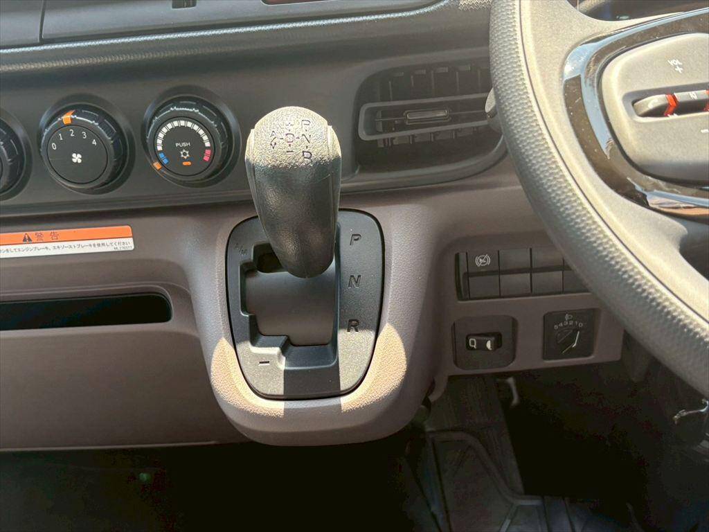 三菱ふそうキャンターアルミバン小型（2t・3t）[写真20]