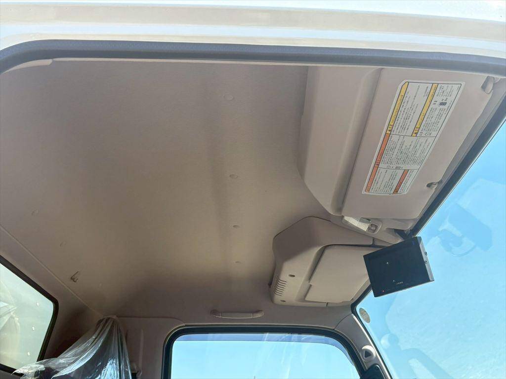 三菱ふそうキャンターアルミバン小型（2t・3t）[写真21]