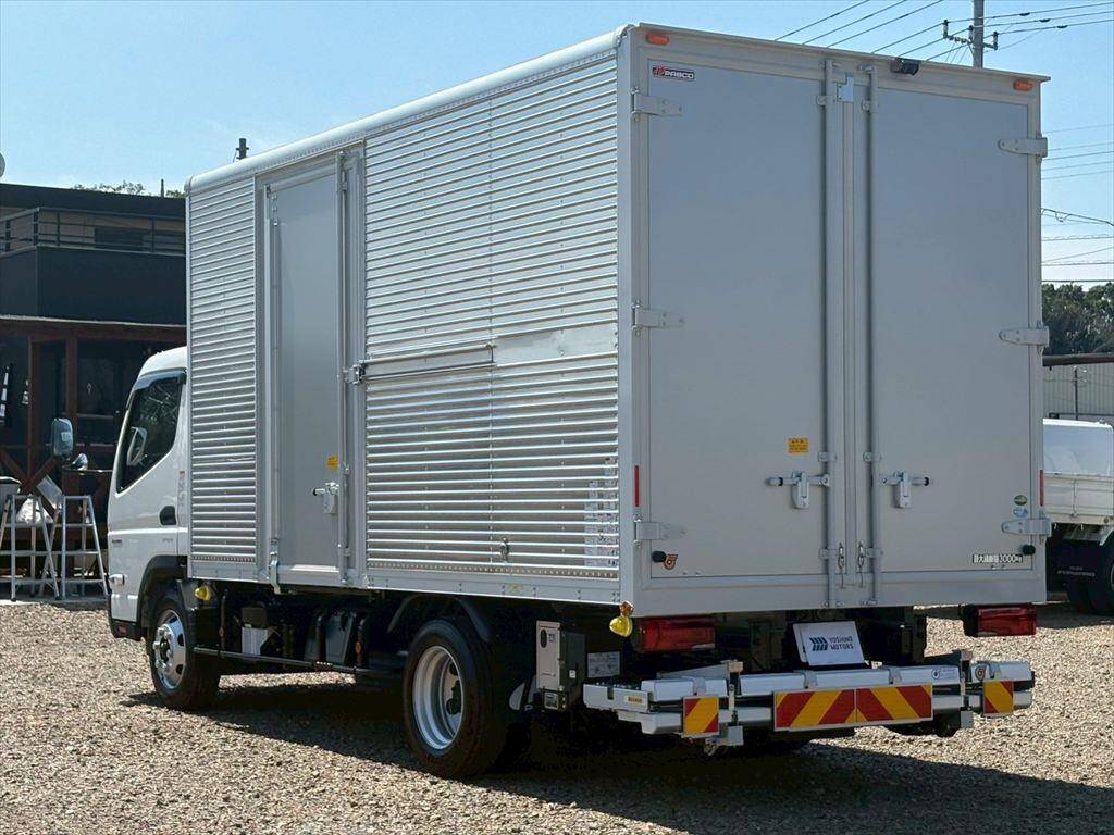 三菱ふそうキャンターアルミバン小型（2t・3t）[写真03]