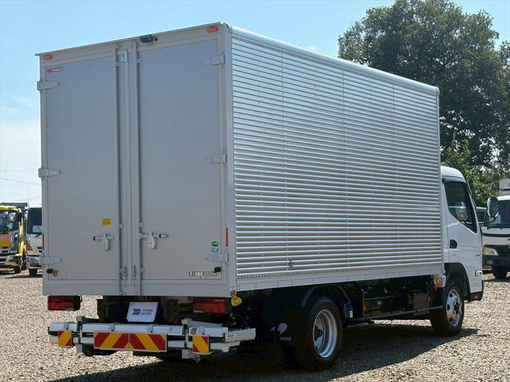 三菱ふそうキャンターアルミバン小型（2t・3t）[写真04]