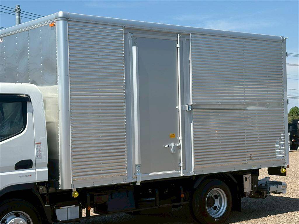 三菱ふそうキャンターアルミバン小型（2t・3t）[写真06]