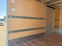 三菱ふそうキャンターアルミバン小型（2t・3t）[写真09]