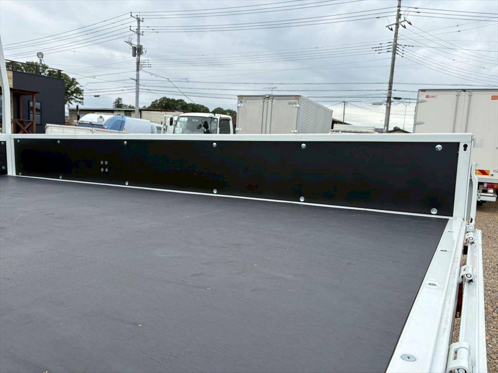 三菱ふそうキャンタークレーン4段小型（2t・3t）[写真09]