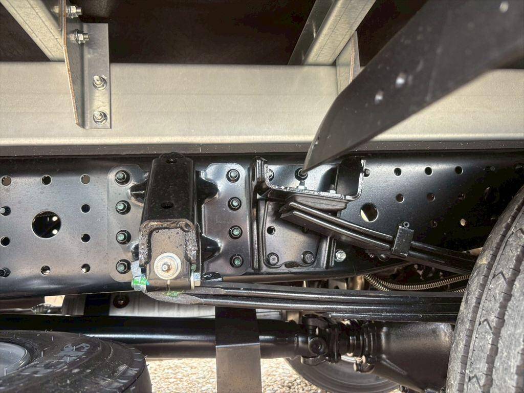 三菱ふそうキャンターアルミバン小型（2t・3t）[写真13]