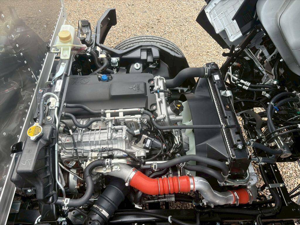 三菱ふそうキャンターアルミバン小型（2t・3t）[写真15]