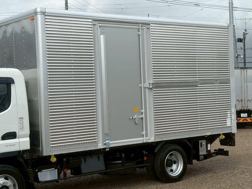 三菱ふそうキャンターアルミバン小型（2t・3t）[写真06]