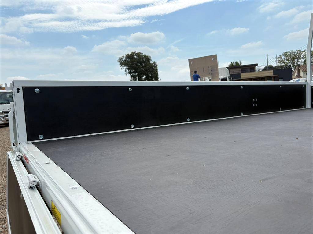 三菱ふそうキャンタークレーン4段小型（2t・3t）[写真09]