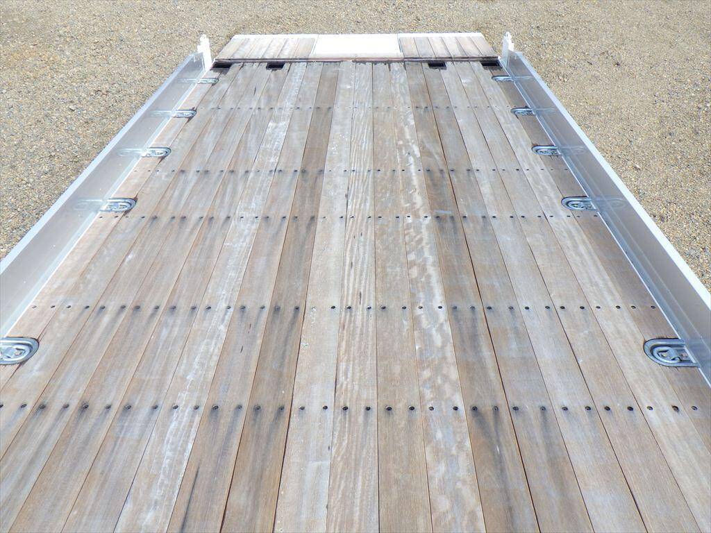 いすゞギガセーフティクレーン4段大型（10t）[写真11]