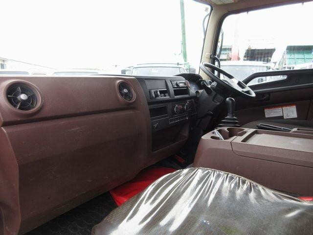 日野レンジャータンク車（タンクローリー）中型（4t）[写真38]