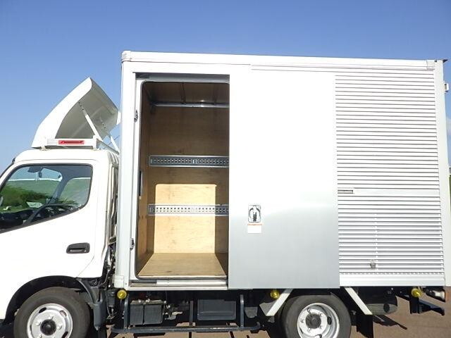 トヨタダイナアルミバン小型（2t・3t）[写真05]