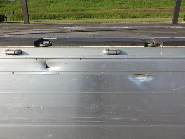 いすゞフォワードアルミブロック中型（4t）[写真13]