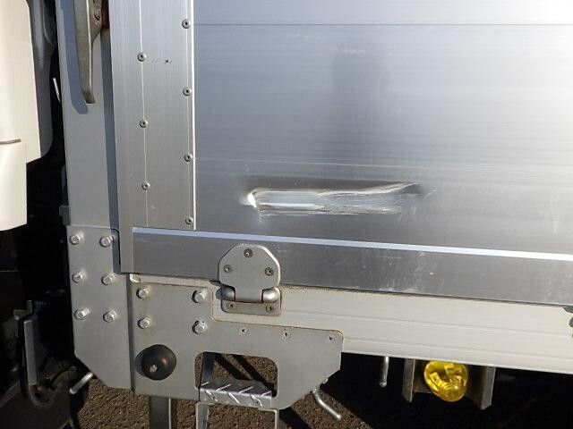 いすゞフォワードアルミブロック中型（4t）[写真14]