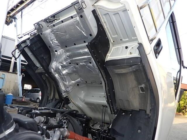 いすゞフォワードアルミブロック中型（4t）[写真31]