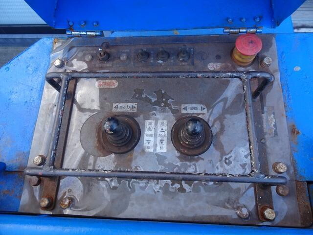 三菱ふそうキャンター高所作業車小型（2t・3t）[写真15]