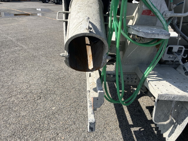 いすゞエルフミキサー車（コンクリートミキサー）小型（2t・3t）[写真11]