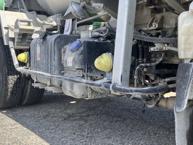 いすゞエルフミキサー車（コンクリートミキサー）小型（2t・3t）[写真22]