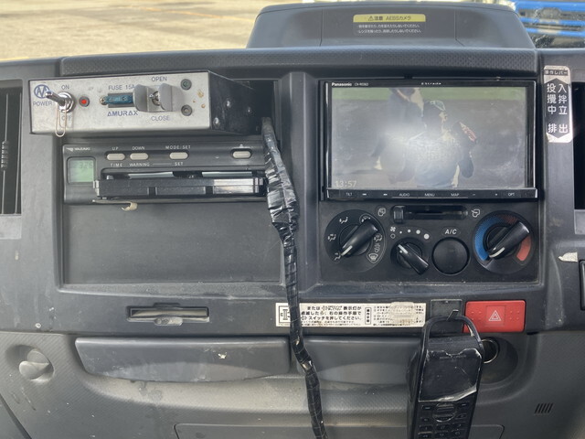 いすゞエルフミキサー車（コンクリートミキサー）小型（2t・3t）[写真36]