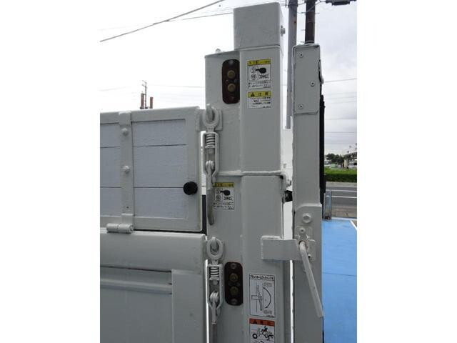 いすゞエルフ平ボディ小型（2t・3t）[写真14]