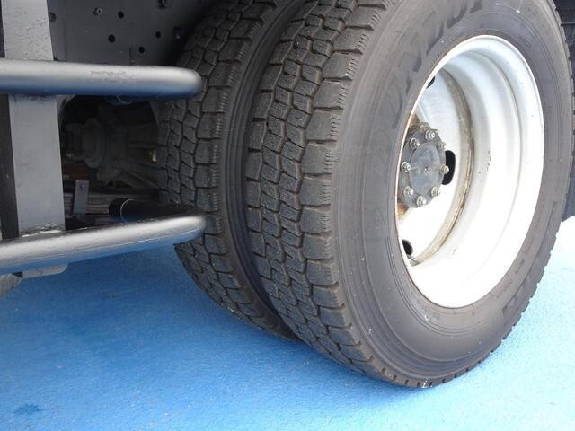 いすゞエルフ平ボディ小型（2t・3t）[写真17]