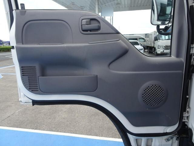 いすゞエルフ平ボディ小型（2t・3t）[写真31]