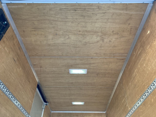 三菱ふそうキャンターアルミバン小型（2t・3t）[写真11]