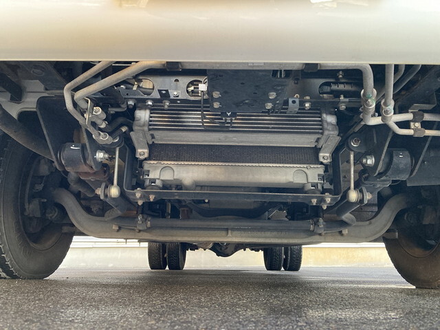 三菱ふそうキャンターアルミバン小型（2t・3t）[写真18]