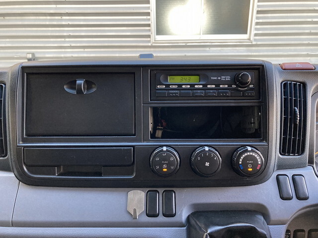 三菱ふそうキャンターアルミバン小型（2t・3t）[写真27]