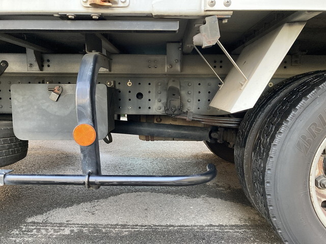 三菱ふそうキャンターアルミバン小型（2t・3t）[写真33]