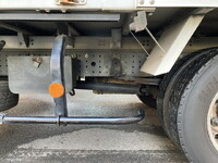 三菱ふそうキャンターアルミバン小型（2t・3t）[写真34]