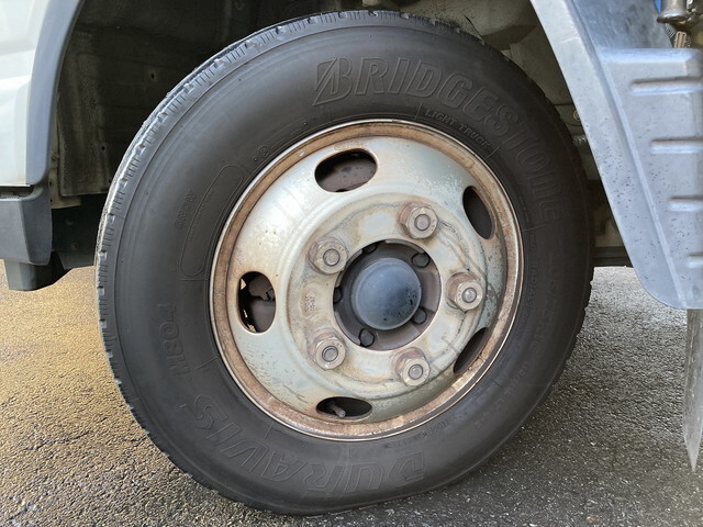 三菱ふそうキャンターアルミバン小型（2t・3t）[写真34]