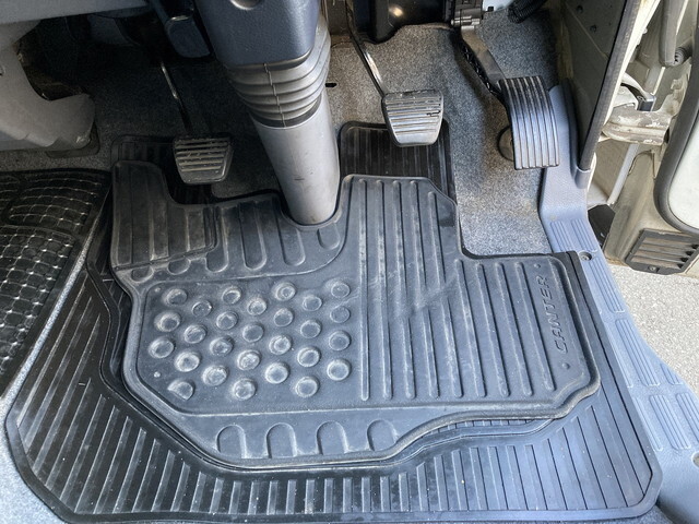 三菱ふそうキャンターアルミバン小型（2t・3t）[写真38]